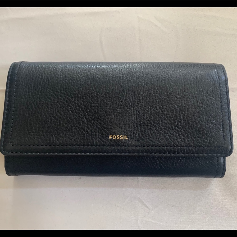 Fossil Logan Flap Clutch - Black